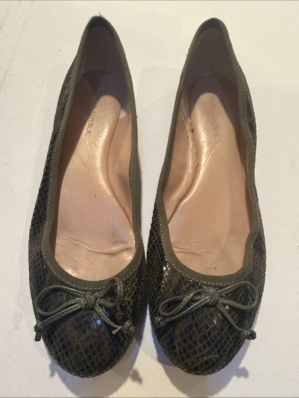 Banana Republic Olive Green Textured Bow Ballet Flats